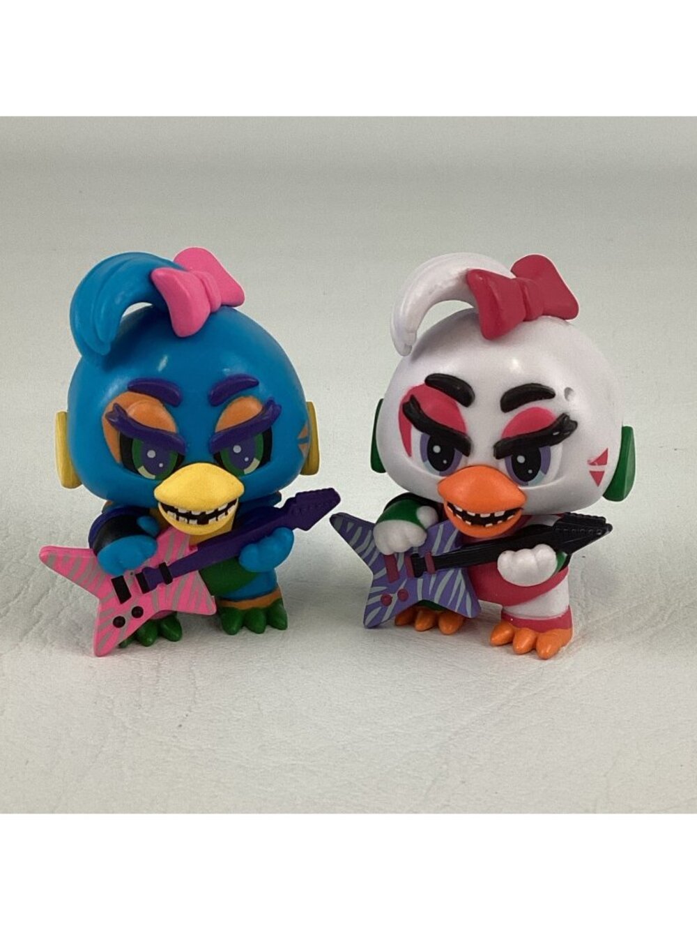 Funko Minis Five Nights At Freddy's Glamrock Chica Vinyl Figure Blacklight 2020